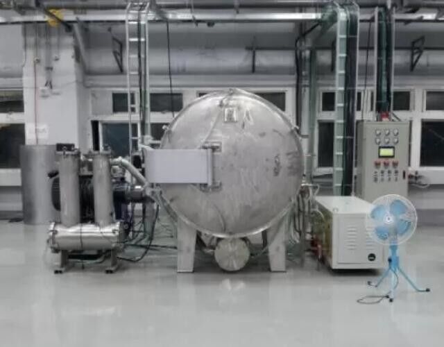 High Accuracy Vacuum Heat Treatment Furnace1